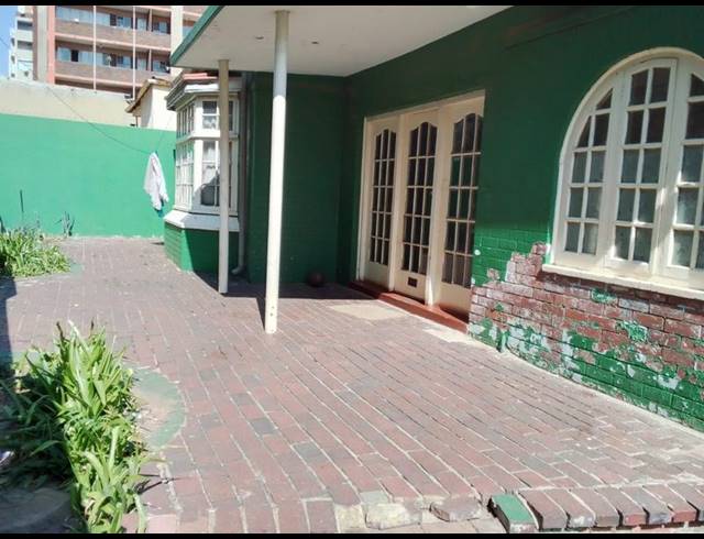 10 BEDROOM HOUSE FOR SALE IN BEREA